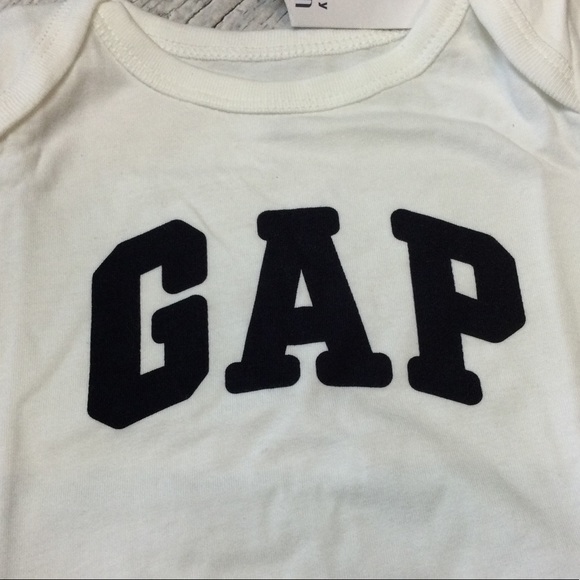 Gap Boys 12-18 Months White Logo Shirt & Soft Denim Jeans Outfit. NWT - Picture 3 of 6